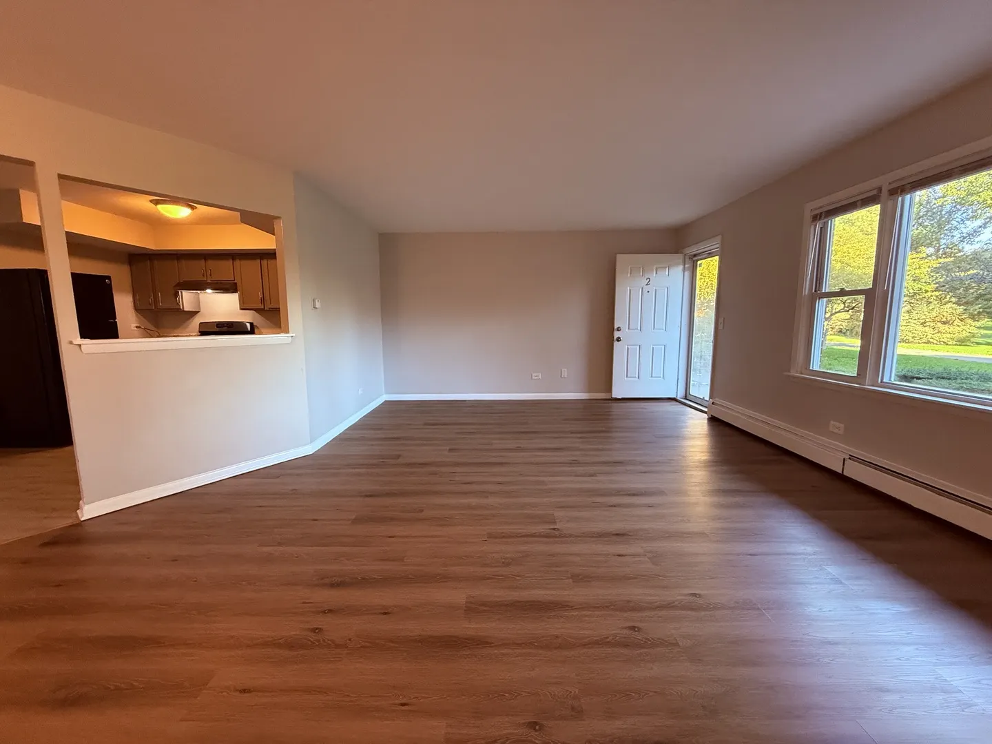 1119 E ALGONQUIN Road 2 IL