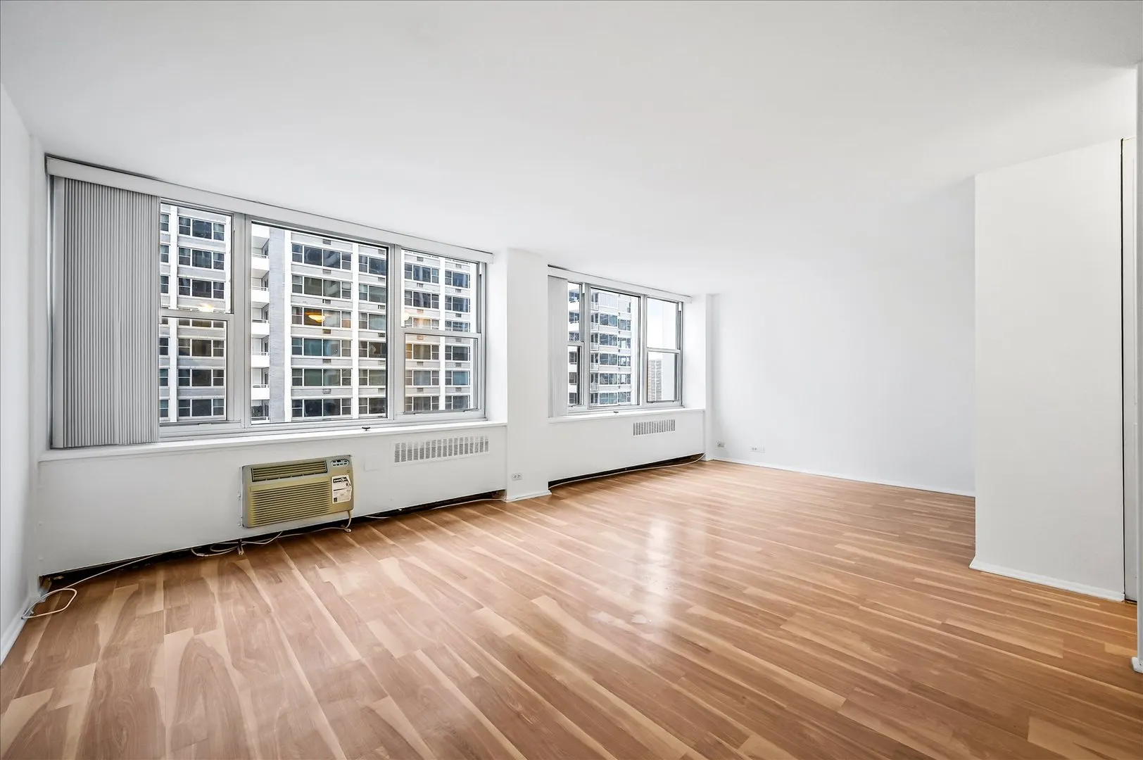 4250 N Marine Drive 1523 IL