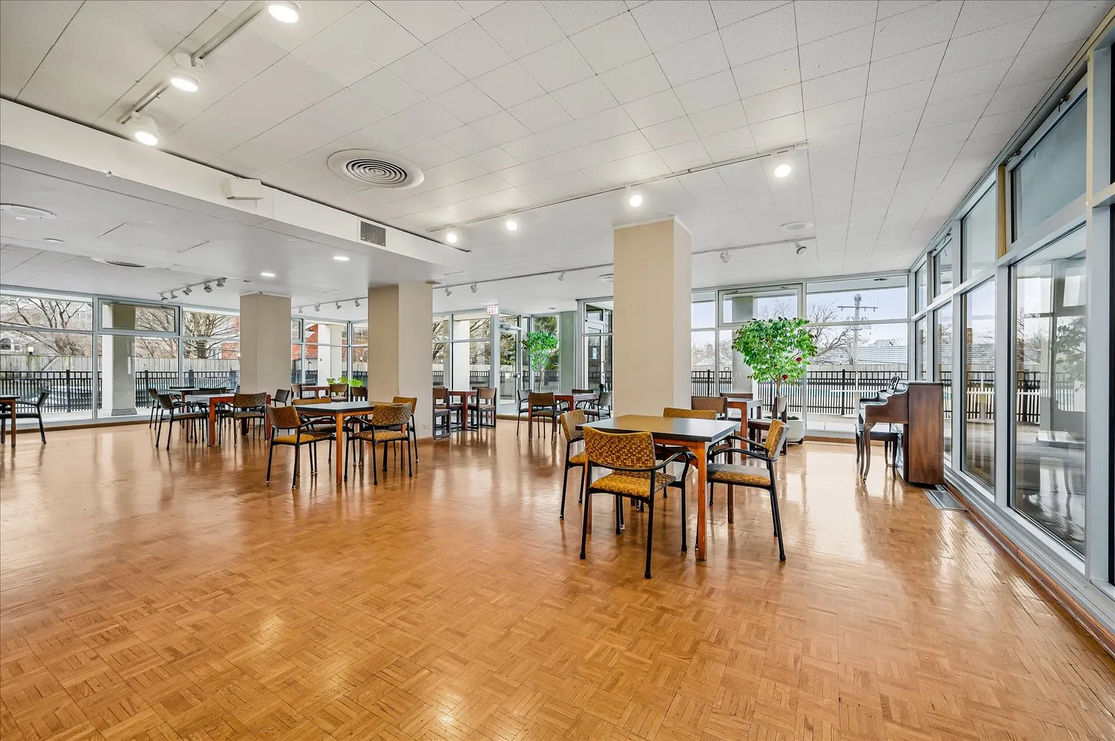 4250 N Marine Drive 1523 IL