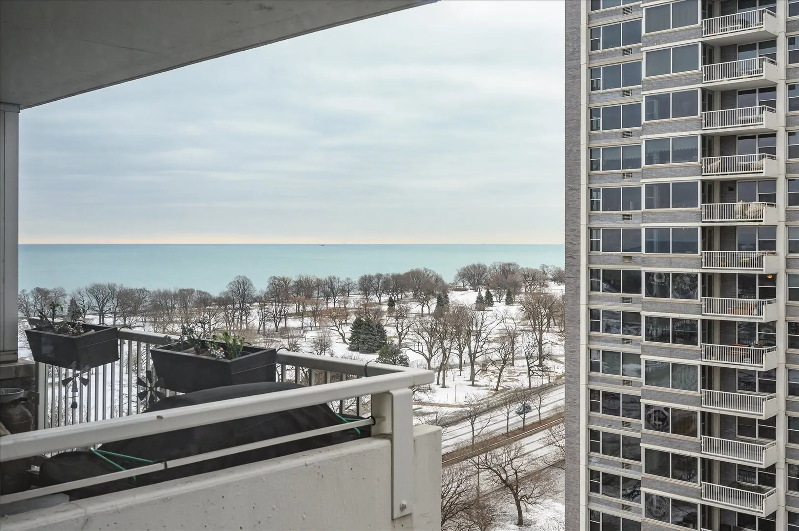 4250 N Marine Drive 1523 IL