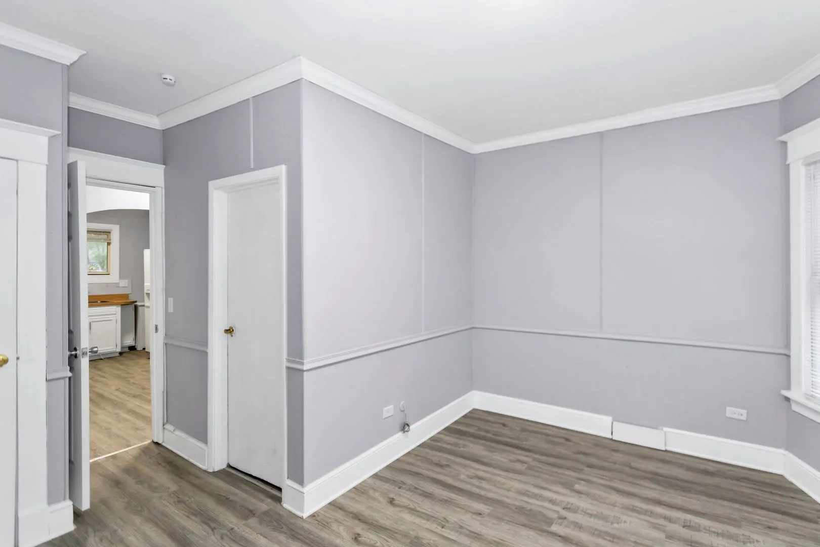 209 E Washington Street IL