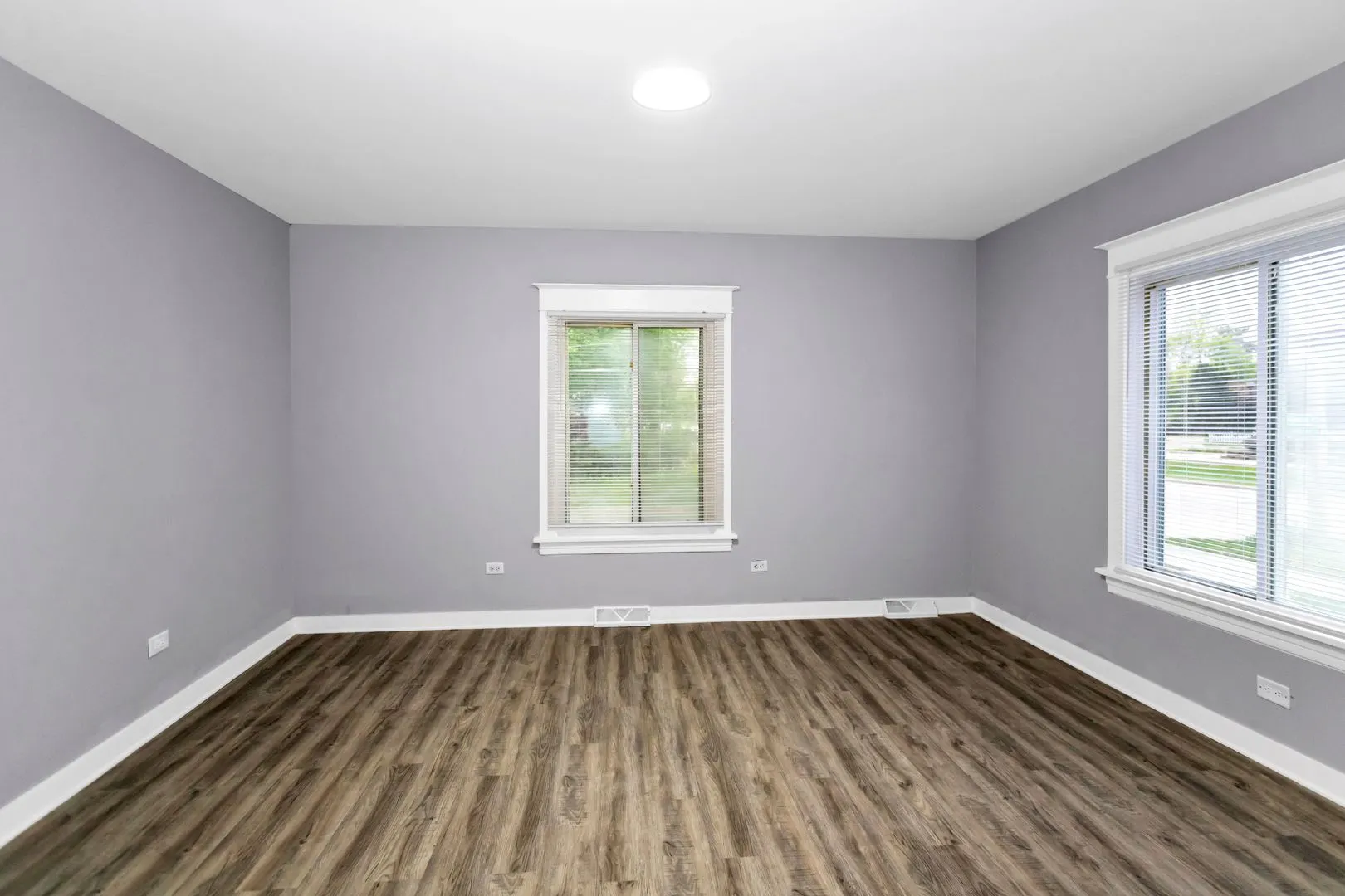 209 E Washington Street IL