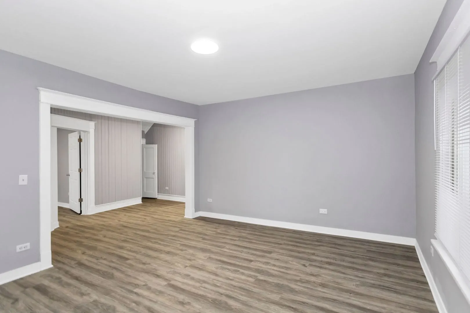 209 E Washington Street IL