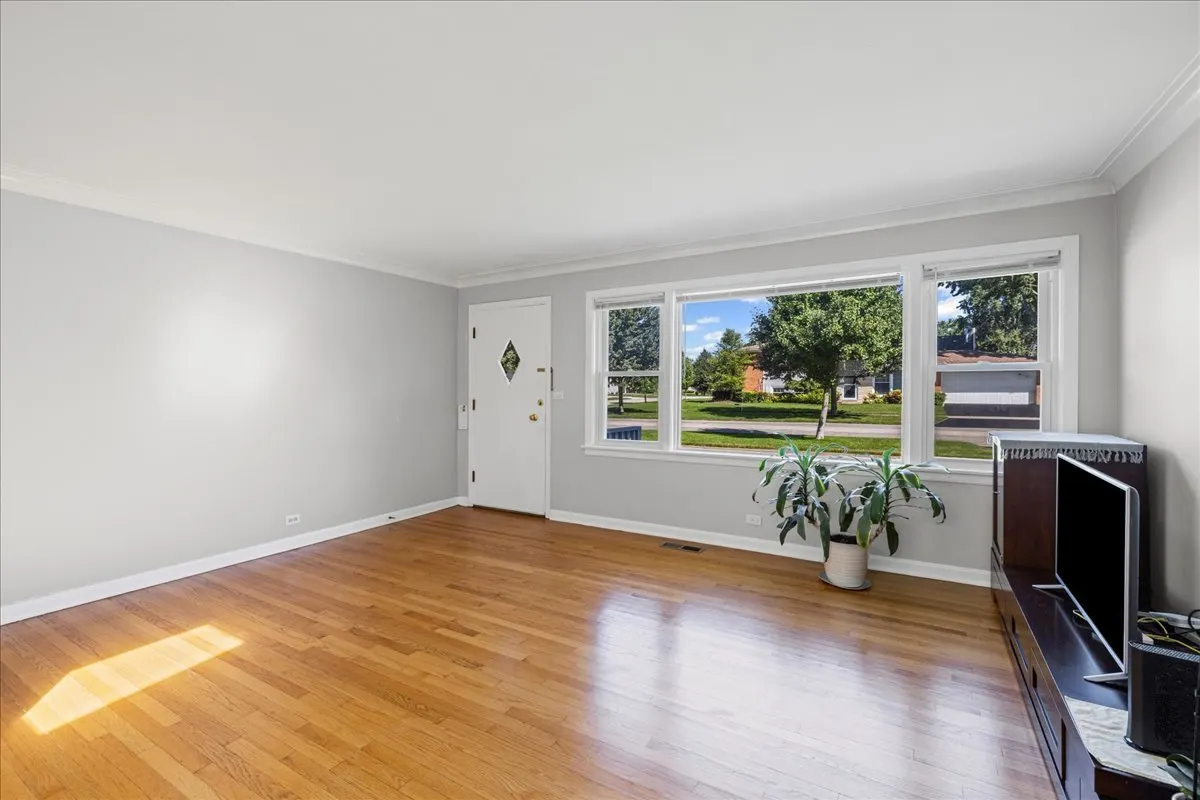 1605 E Frederick Street IL