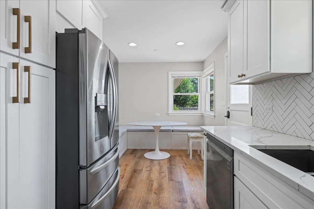 1605 E Frederick Street IL