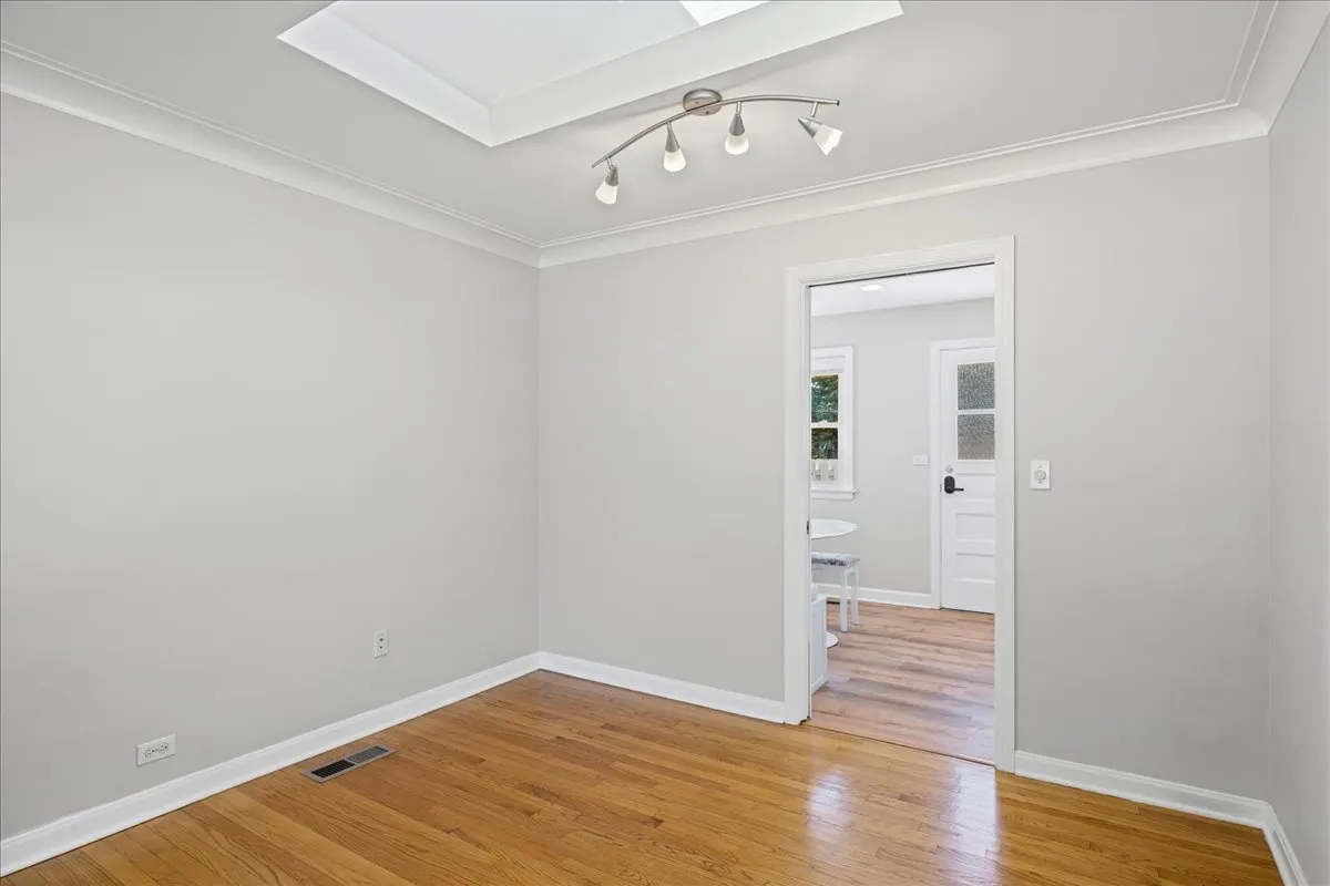 1605 E Frederick Street IL