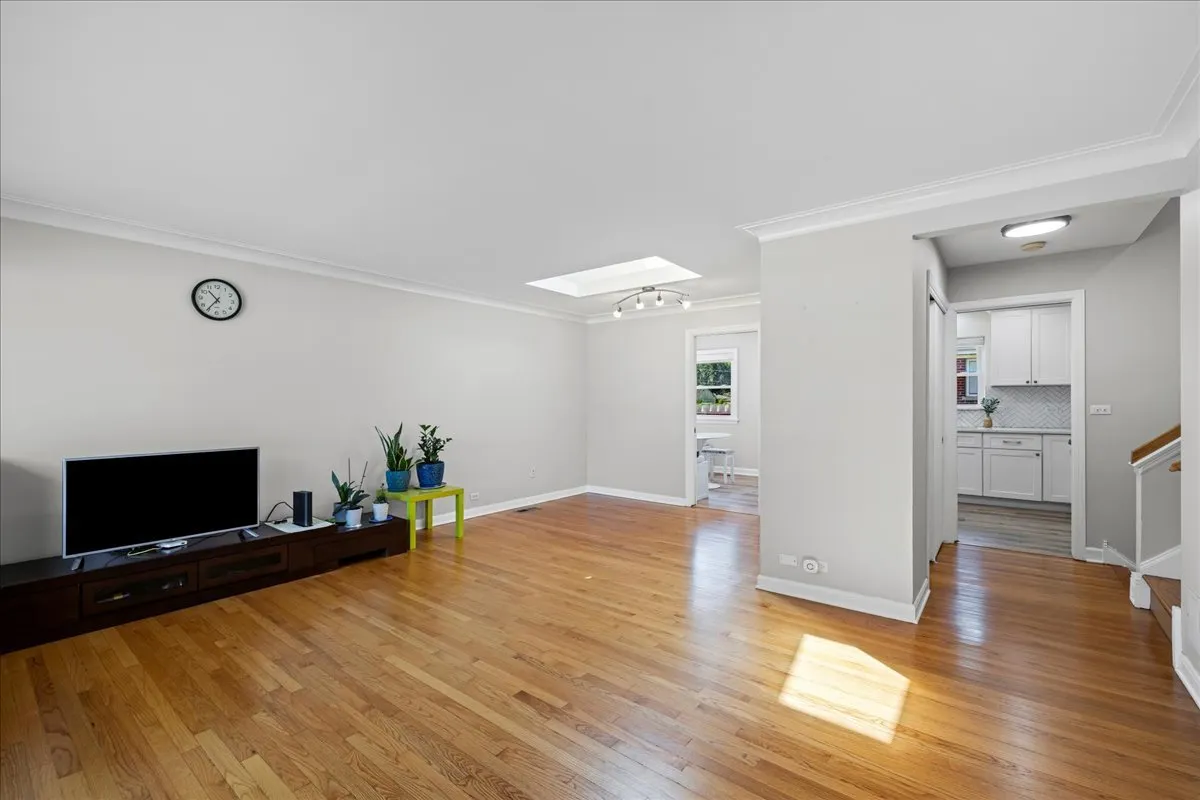 1605 E Frederick Street IL