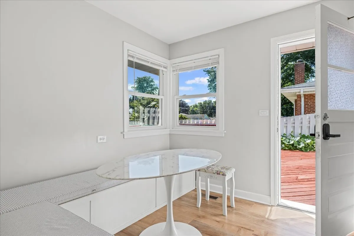 1605 E Frederick Street IL