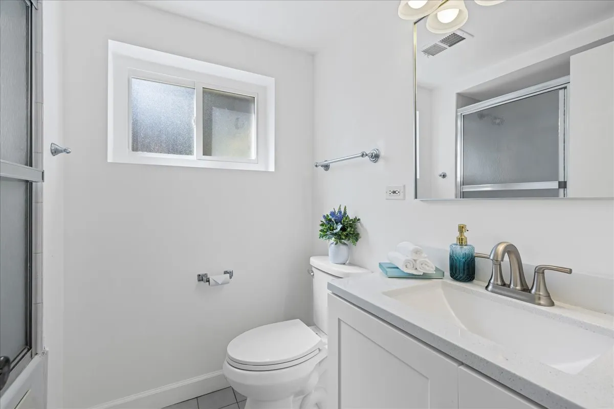 1605 E Frederick Street IL