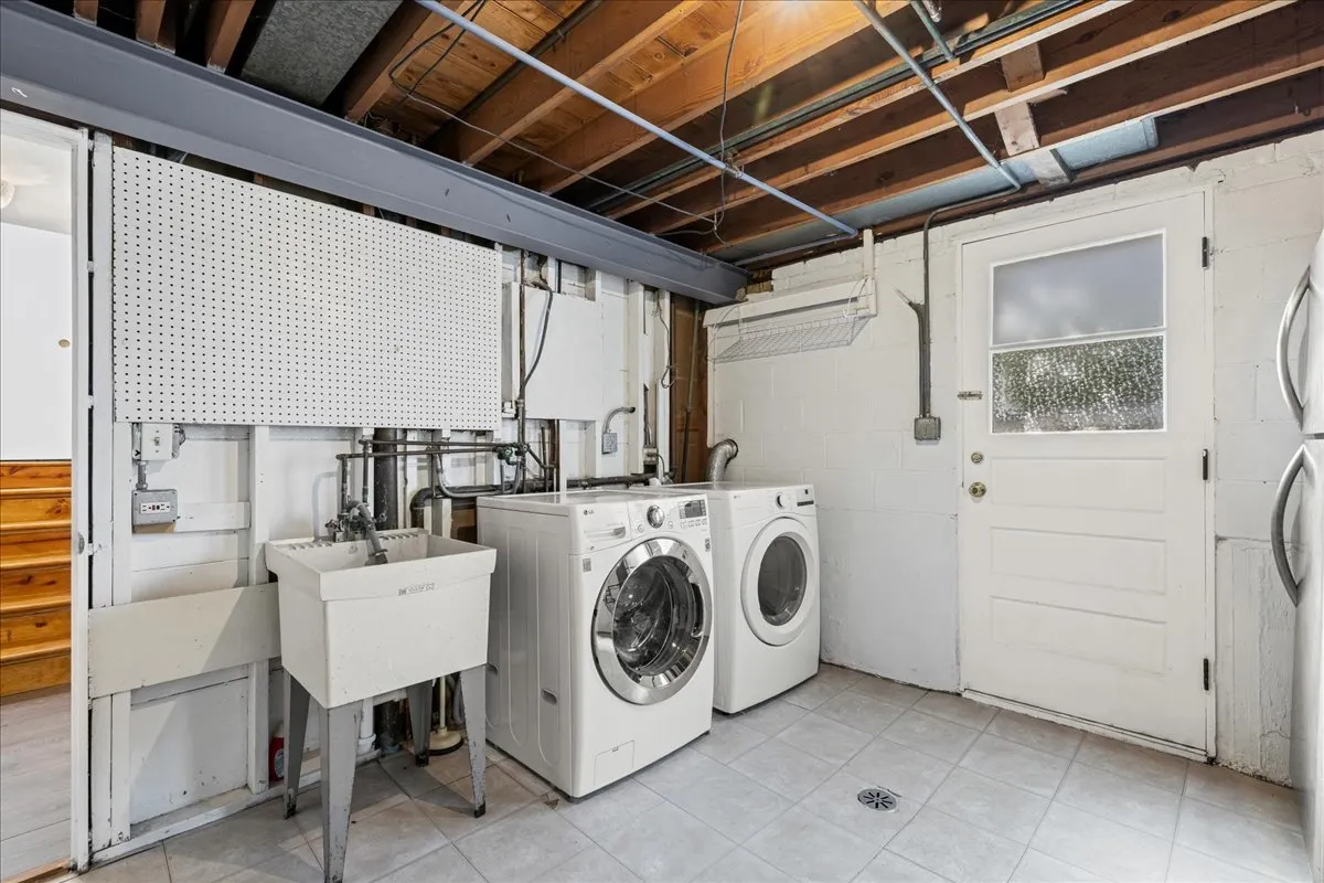 1605 E Frederick Street IL