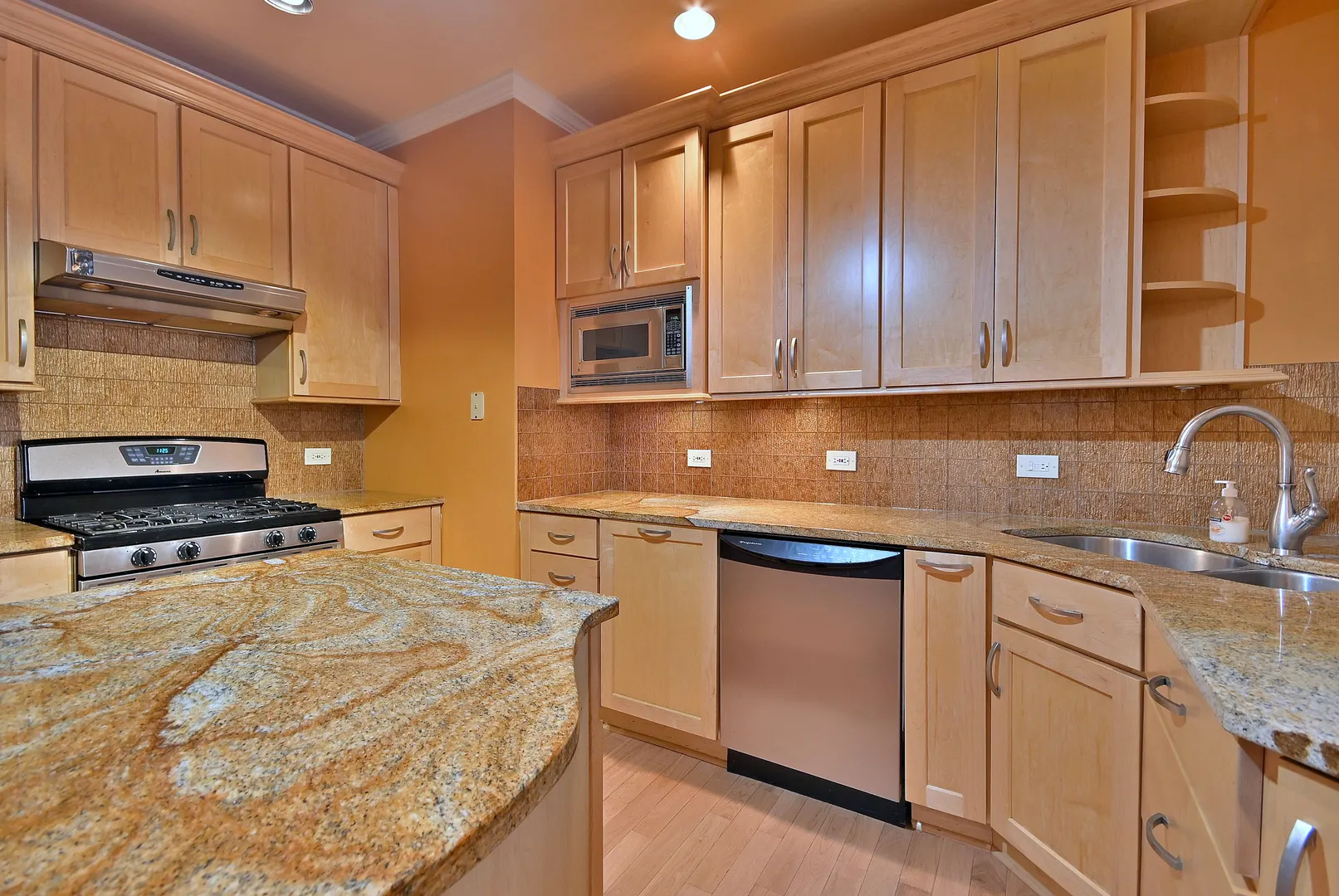 5445 N KENMORE Avenue 1S IL