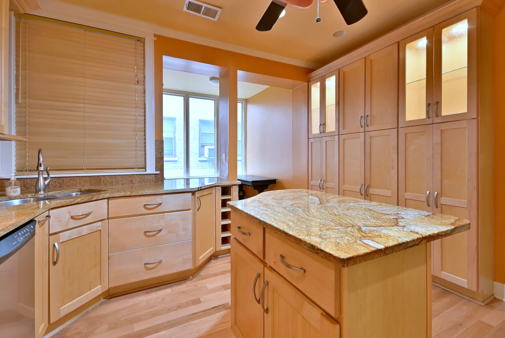 5445 N KENMORE Avenue 1S IL