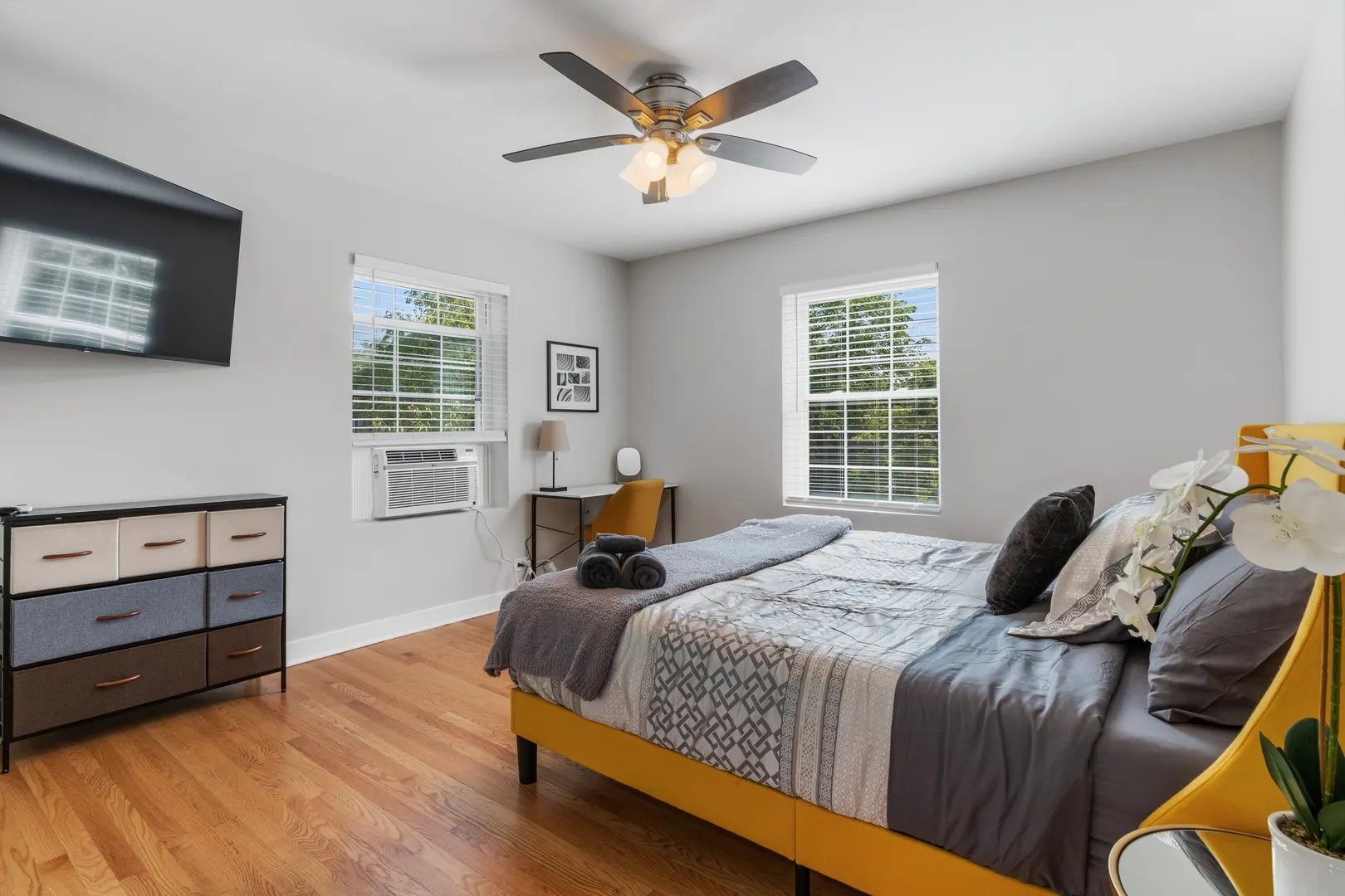 136 Ridge Avenue 2 IL