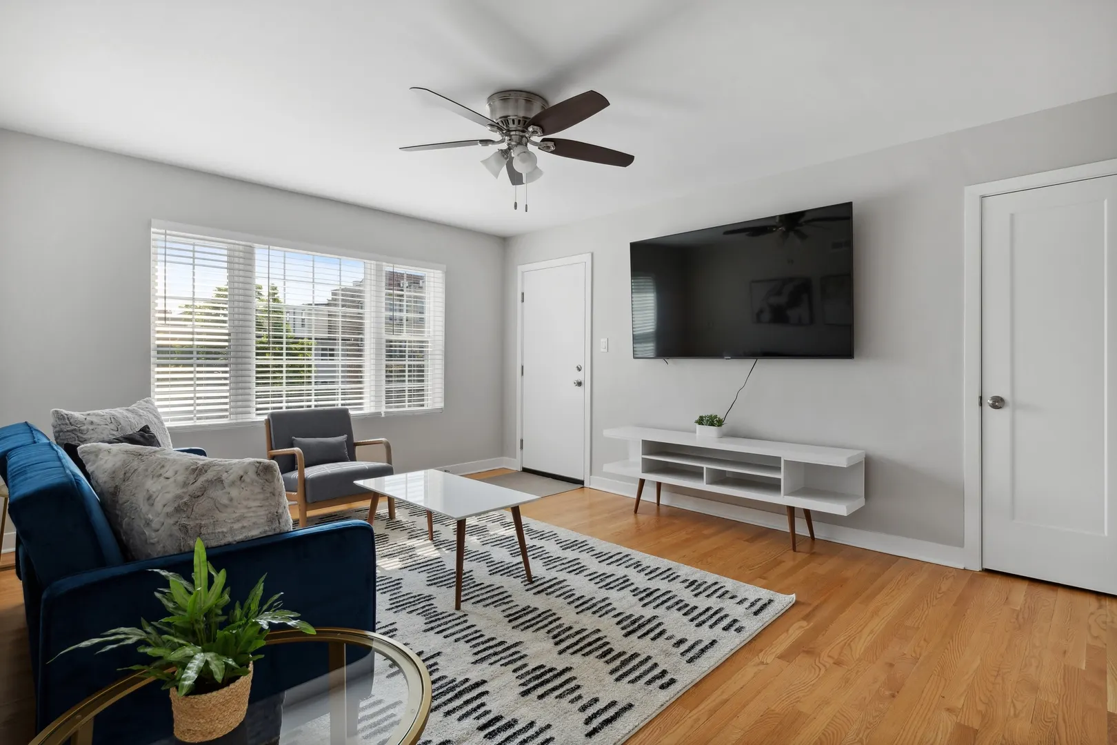 136 Ridge Avenue 2 IL