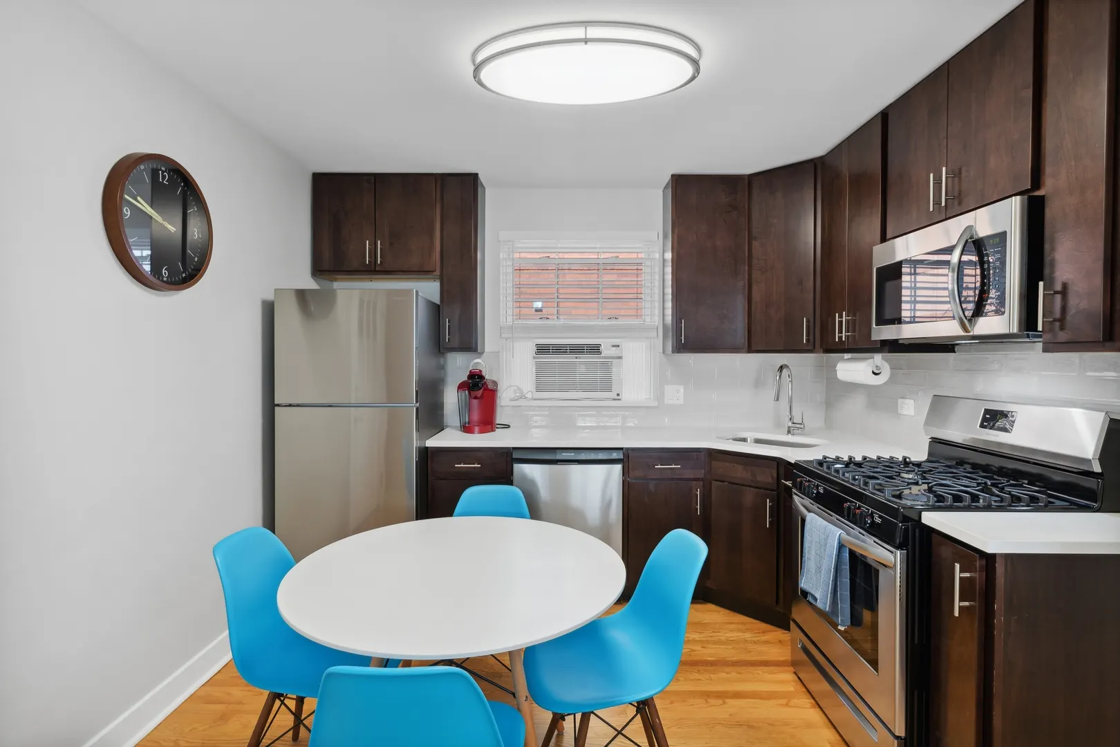 136 Ridge Avenue 2 IL