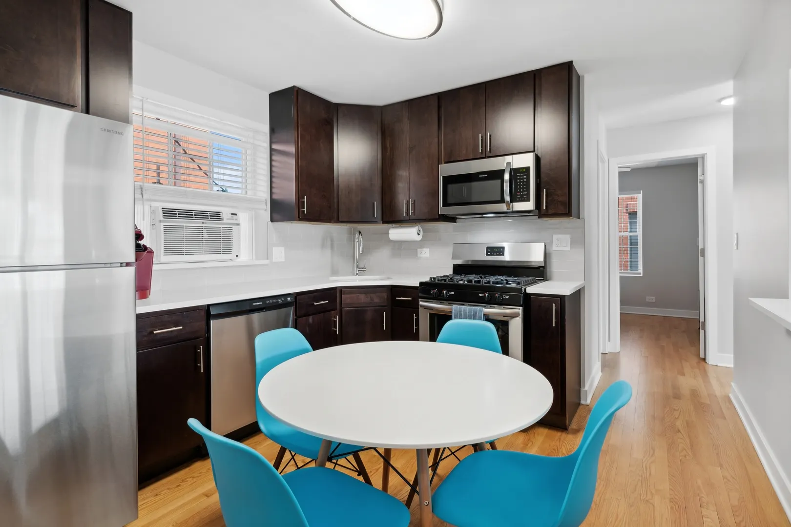 136 Ridge Avenue 2 IL