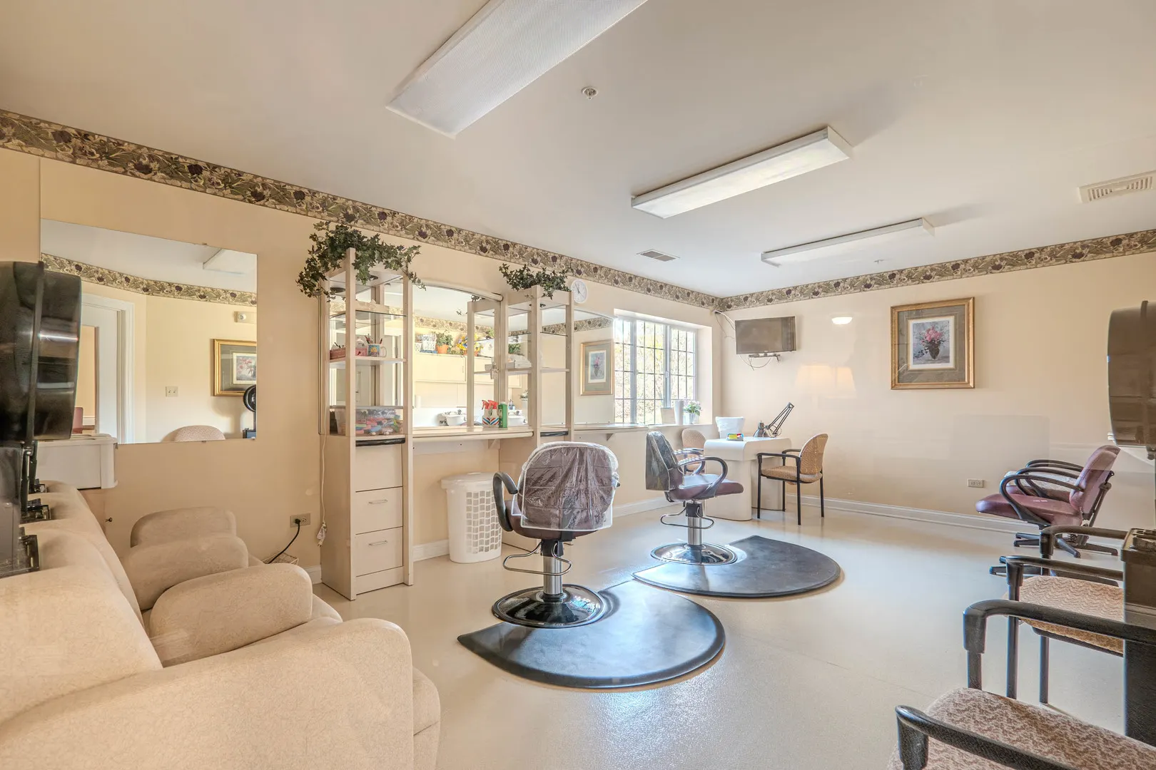 801 N Mclean Boulevard 316 IL