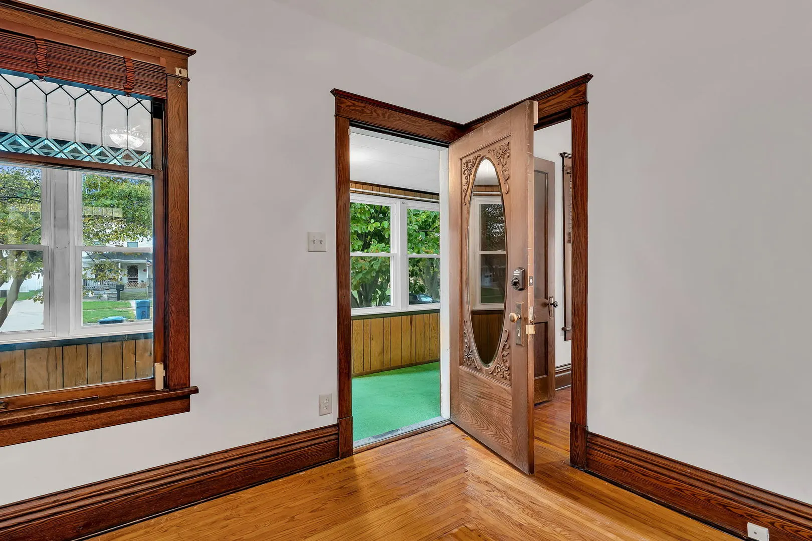 308 E Delaware Street IL