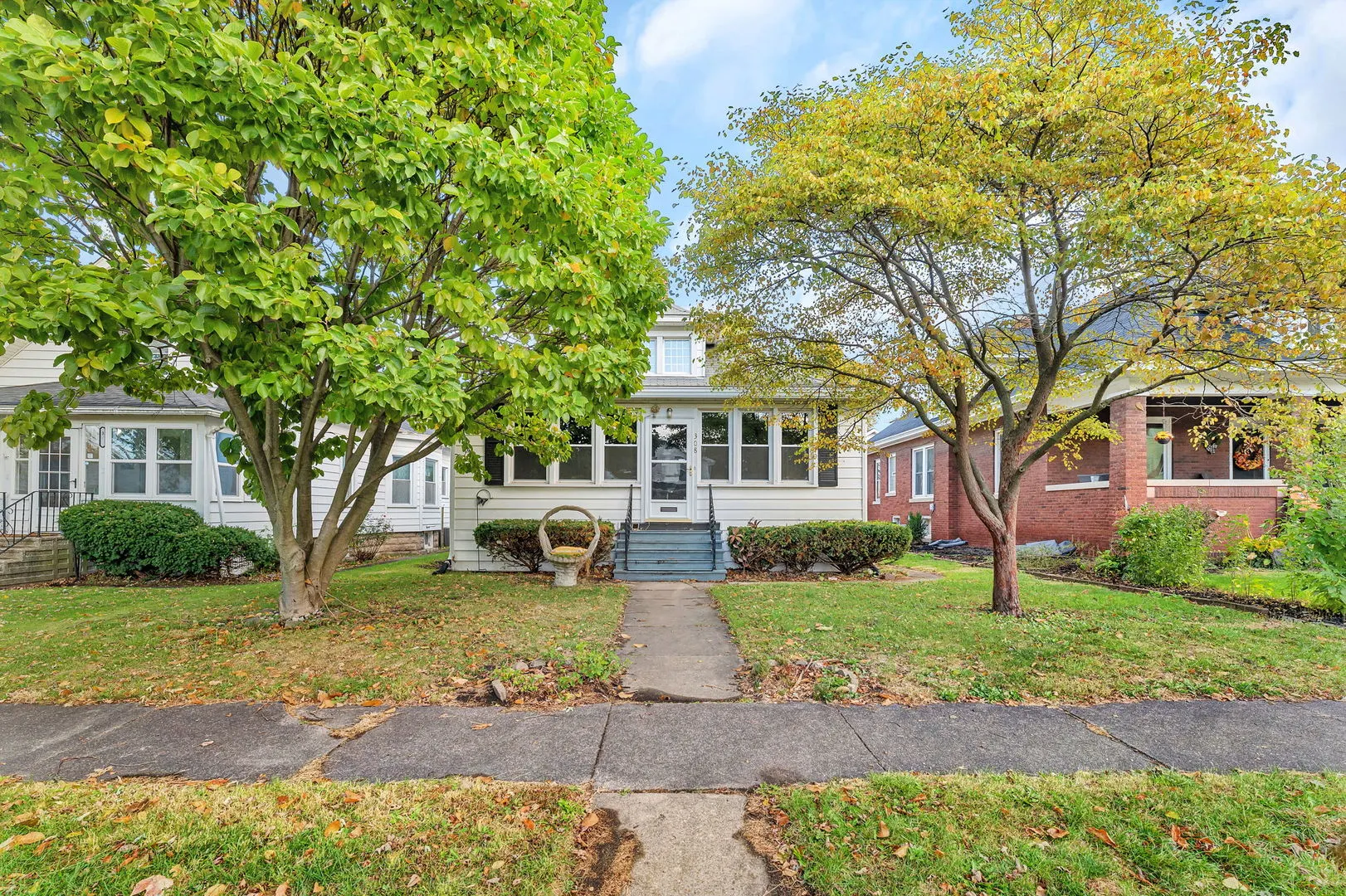 308 E Delaware Street IL