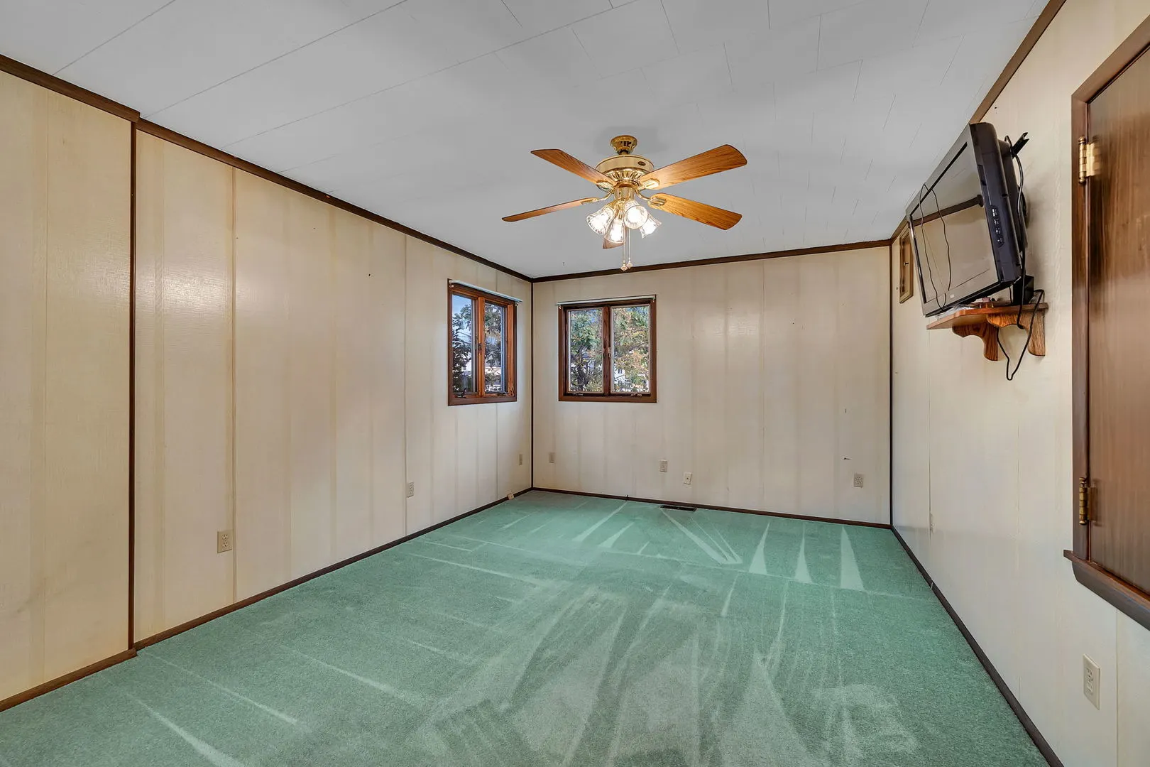 308 E Delaware Street IL