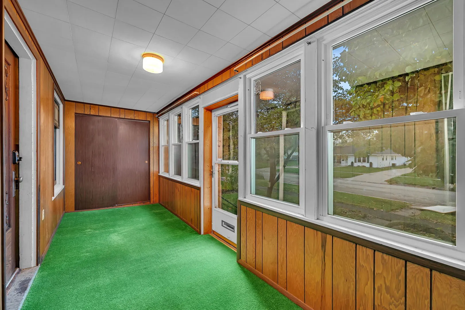 308 E Delaware Street IL