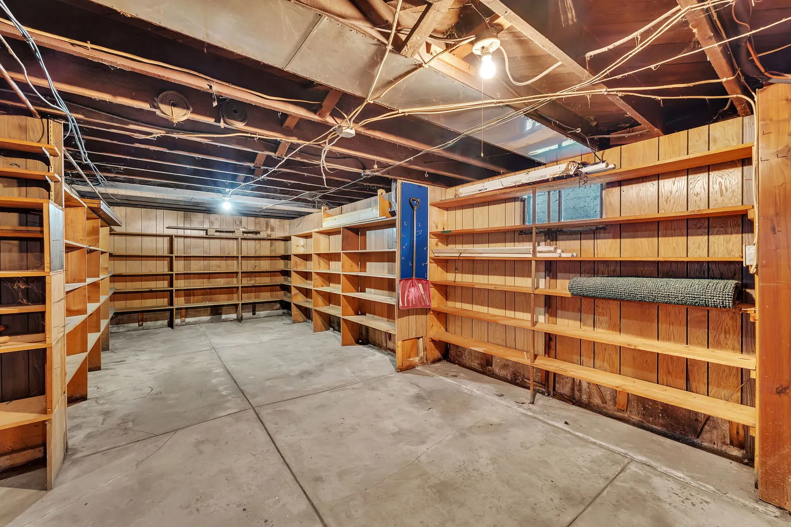 308 E Delaware Street IL