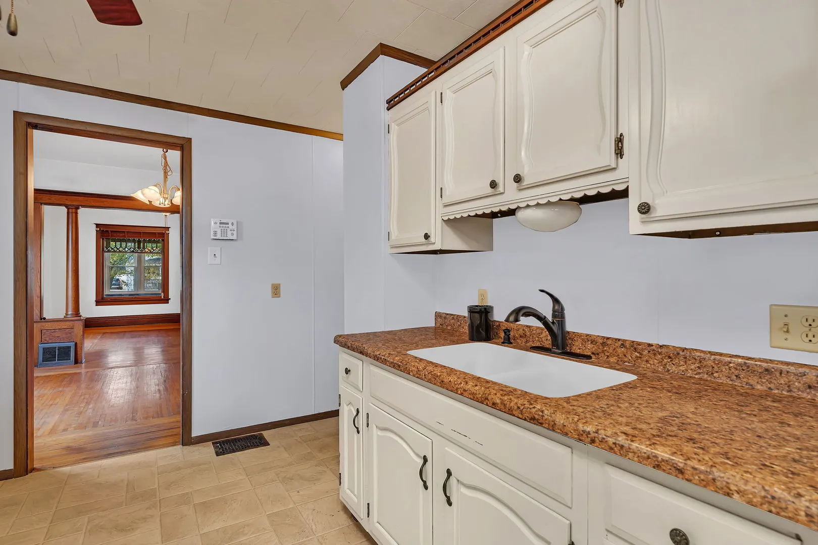 308 E Delaware Street IL