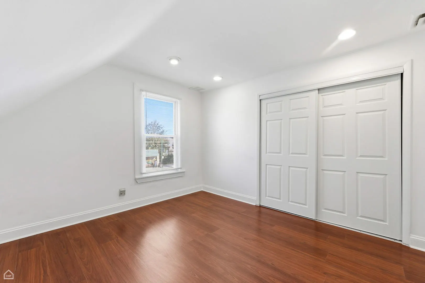 7635 W Foster Avenue IL