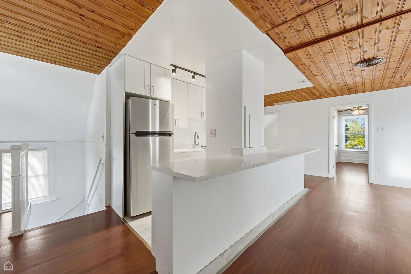 7635 W Foster Avenue IL