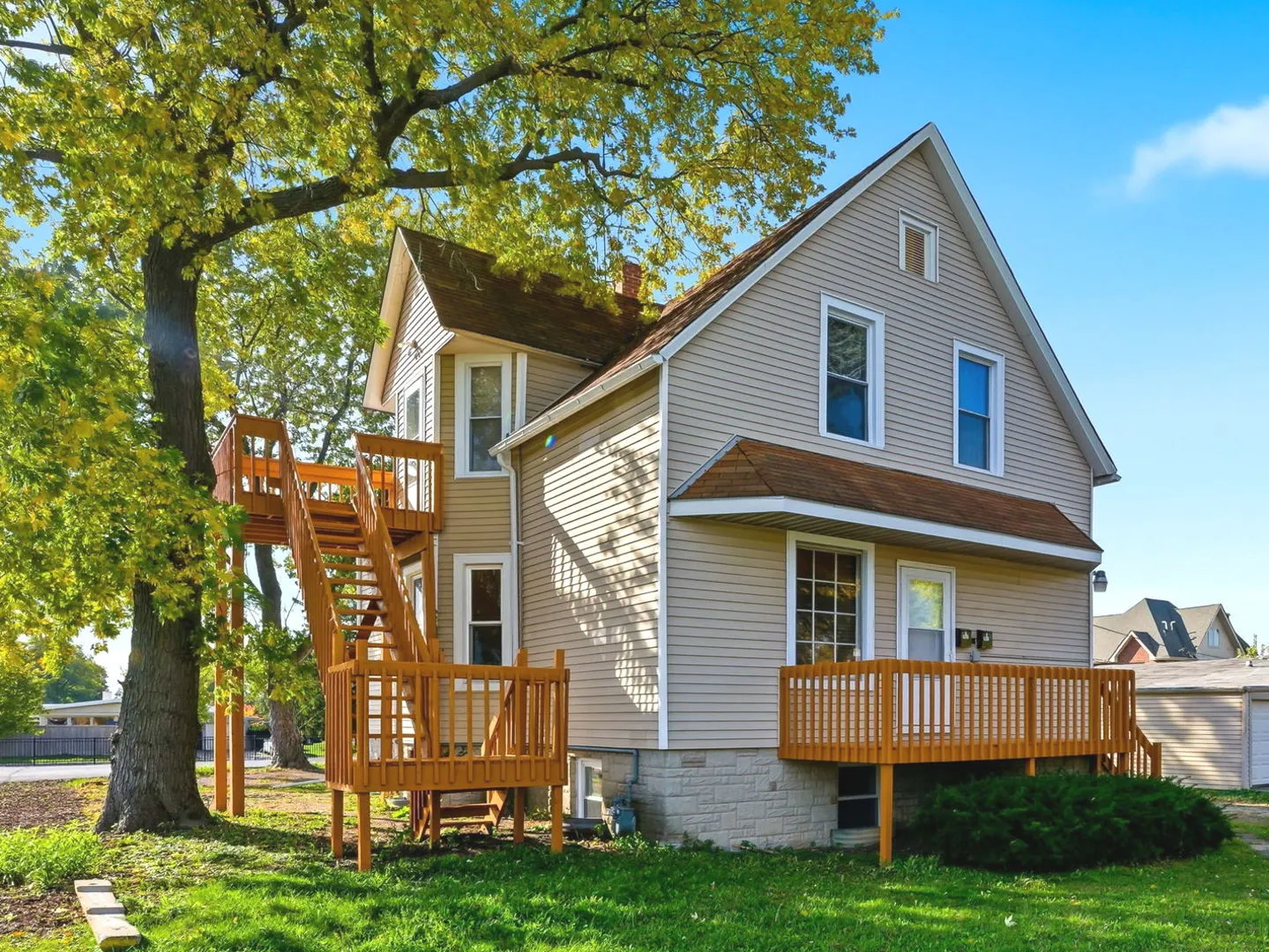 7635 W Foster Avenue IL