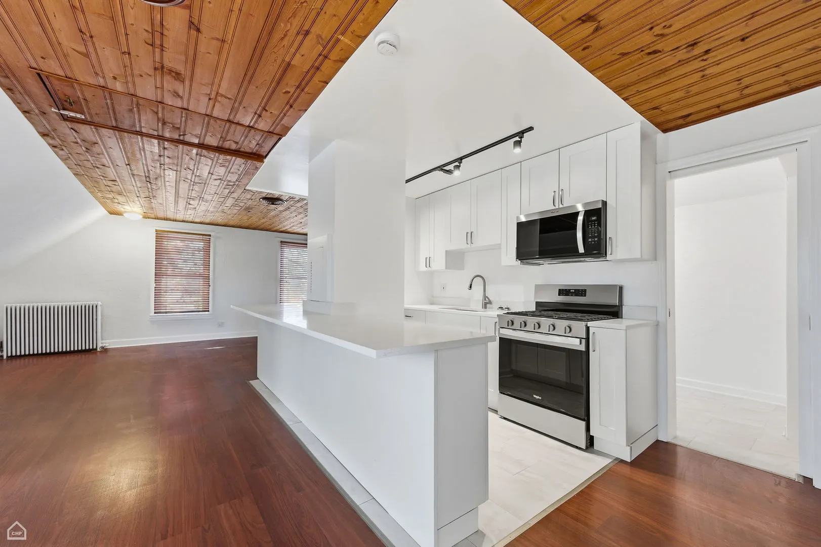 7635 W Foster Avenue IL