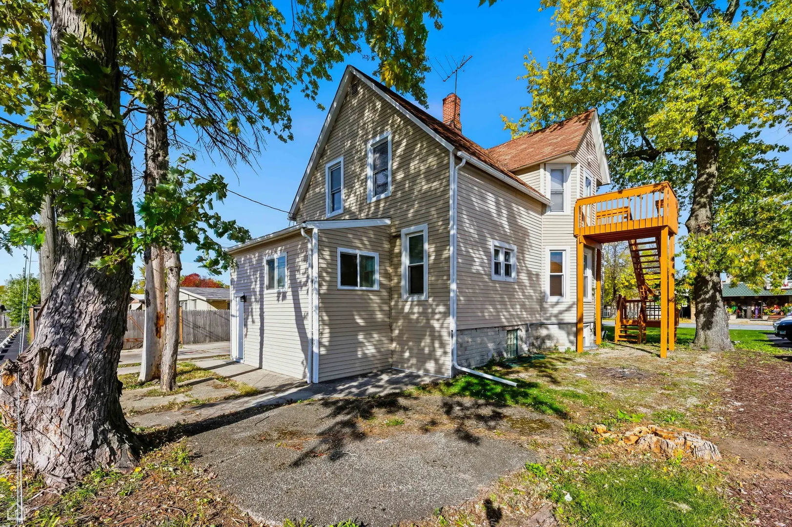 7635 W Foster Avenue IL