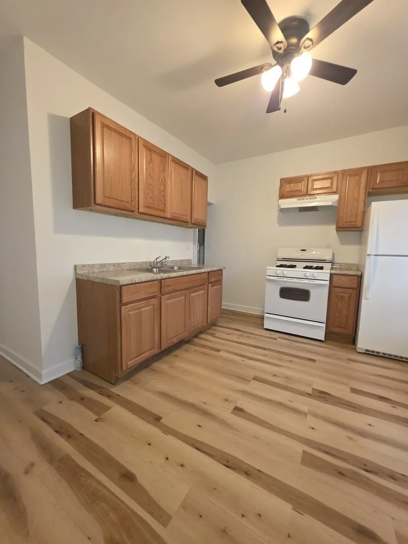 5816 W Chicago Avenue 2 IL