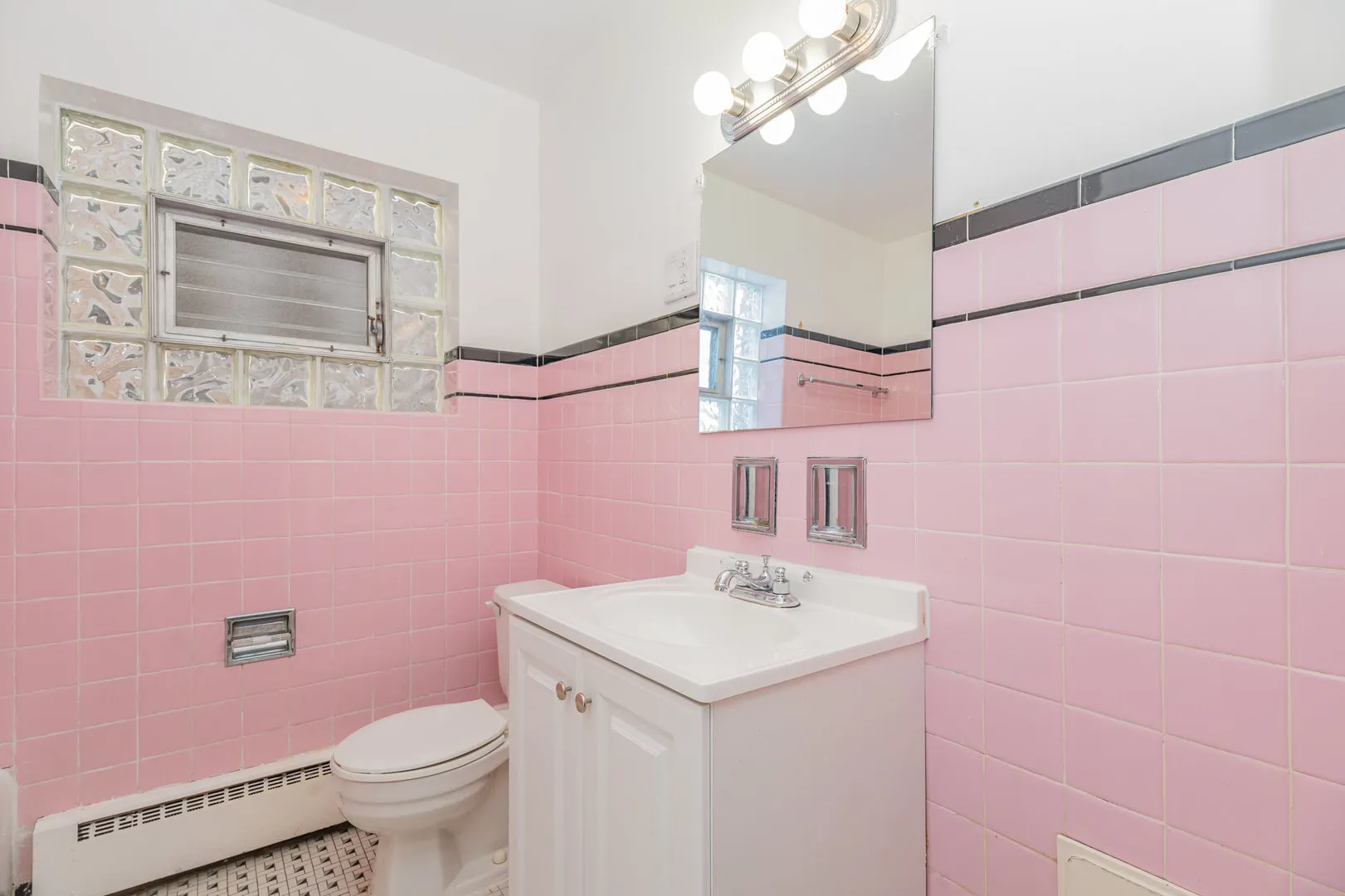 3541 N Rutherford Avenue IL