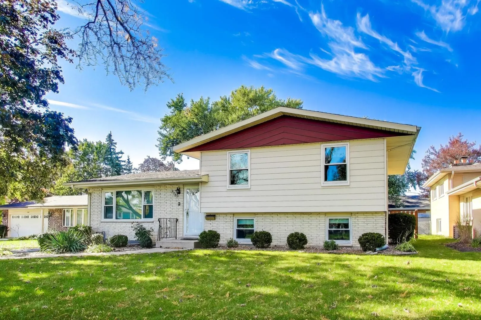 230 Shannon Court IL