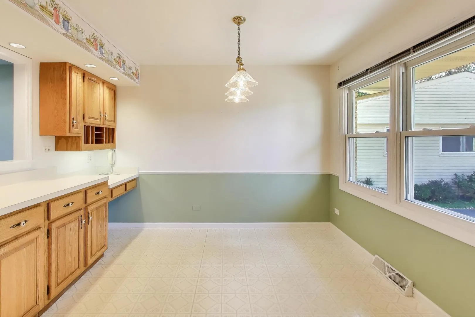 230 Shannon Court IL