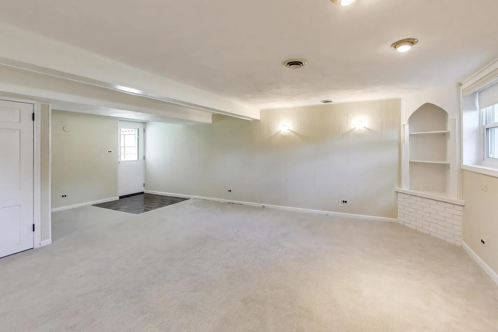 230 Shannon Court IL