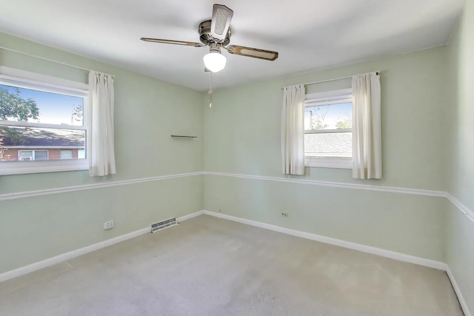 230 Shannon Court IL