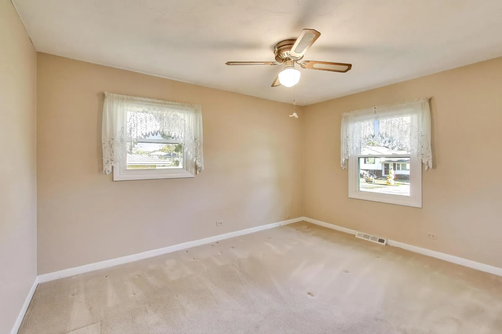 230 Shannon Court IL