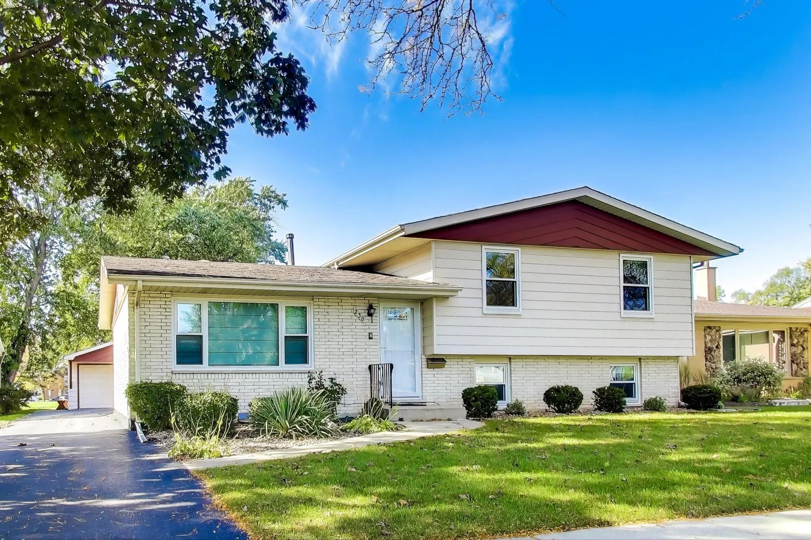 230 Shannon Court IL