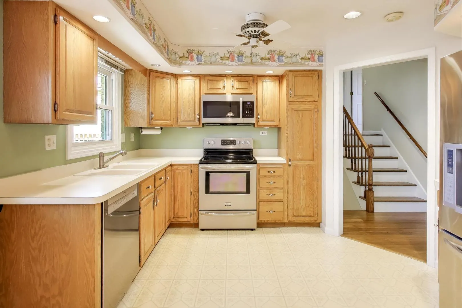 230 Shannon Court IL