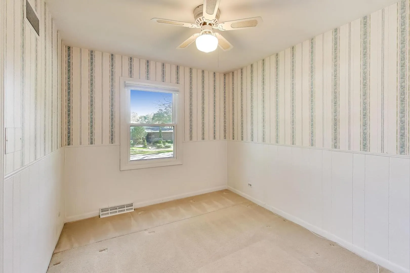 230 Shannon Court IL