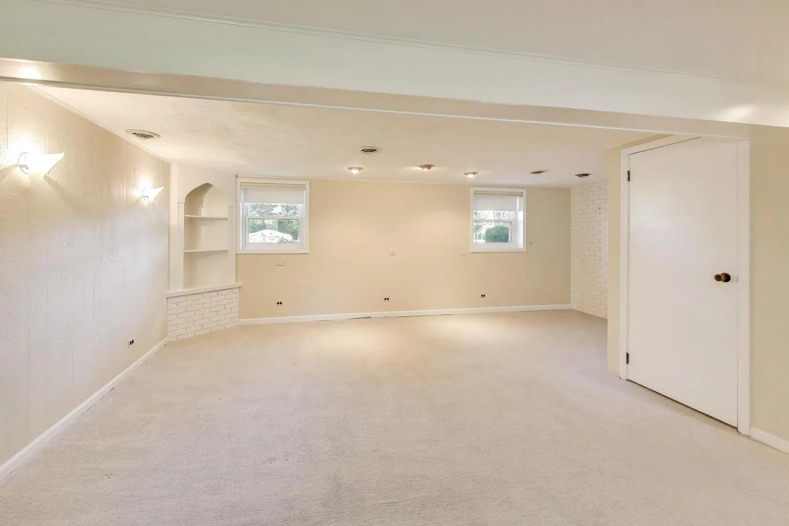 230 Shannon Court IL