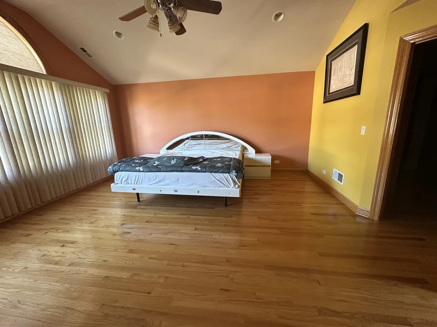 3929 W Jarvis Avenue IL