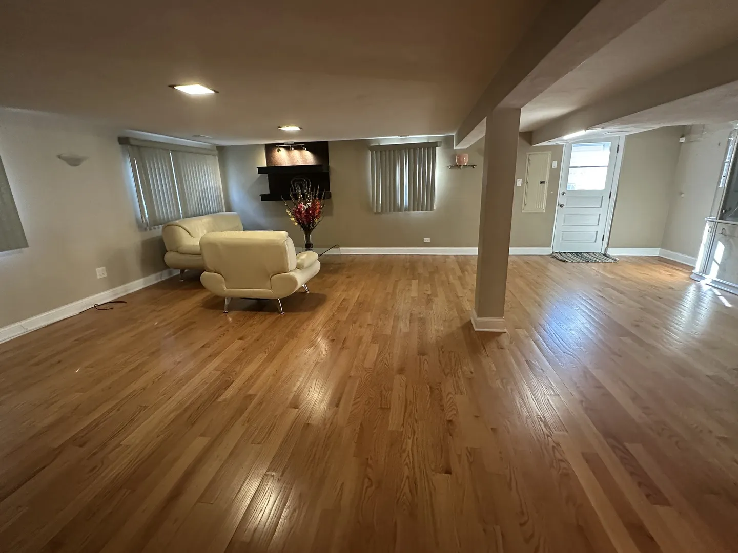 3929 W Jarvis Avenue IL