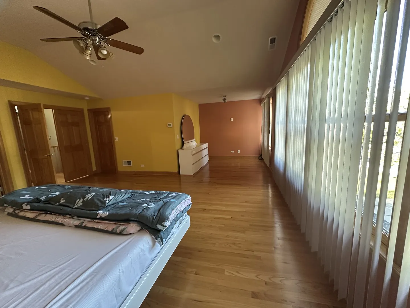 3929 W Jarvis Avenue IL