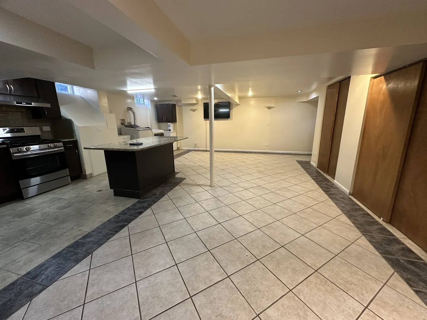 3929 W Jarvis Avenue IL