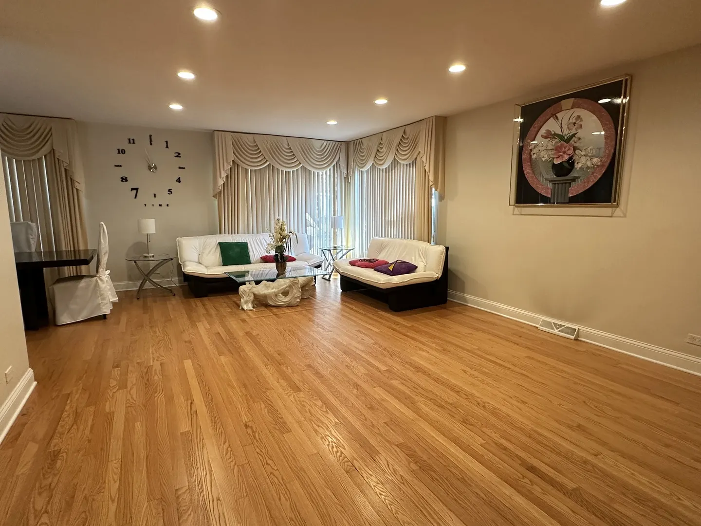 3929 W Jarvis Avenue IL