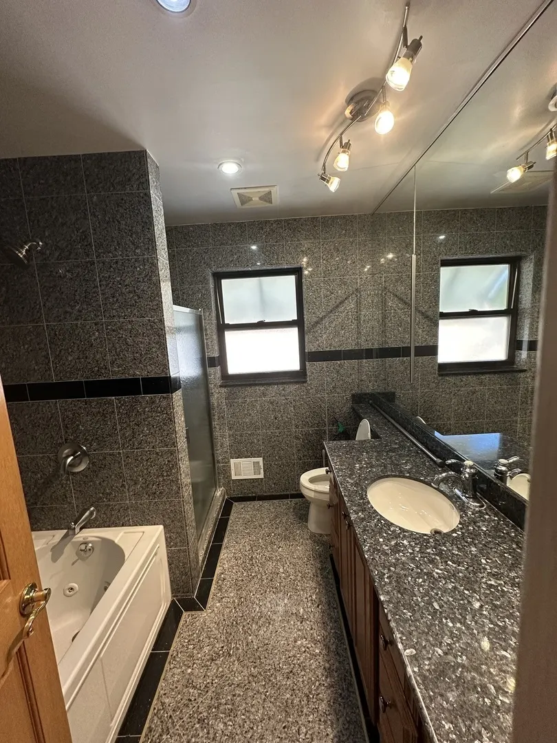 3929 W Jarvis Avenue IL