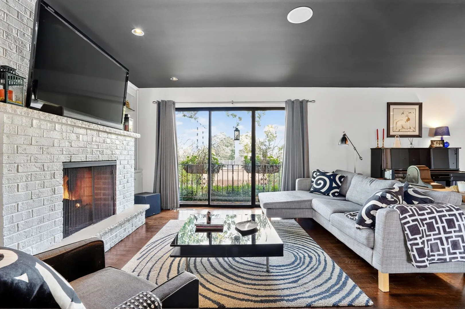 1403 SHERIDAN Road IL